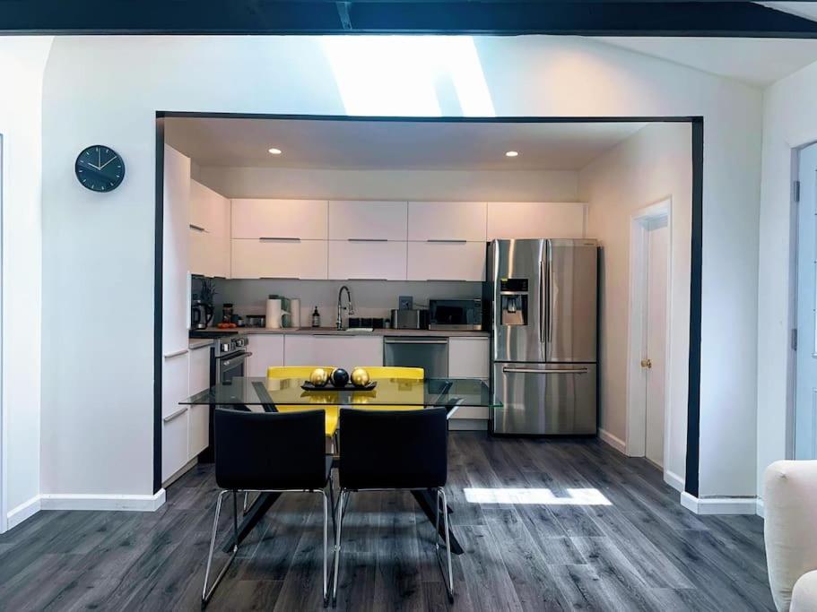 Memorable Renovated 1br Unit By The Pool Holiday home