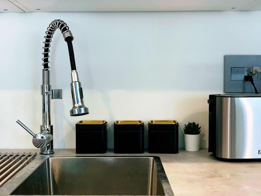 Holiday home Memorable Renovated 1br Unit By The Pool *