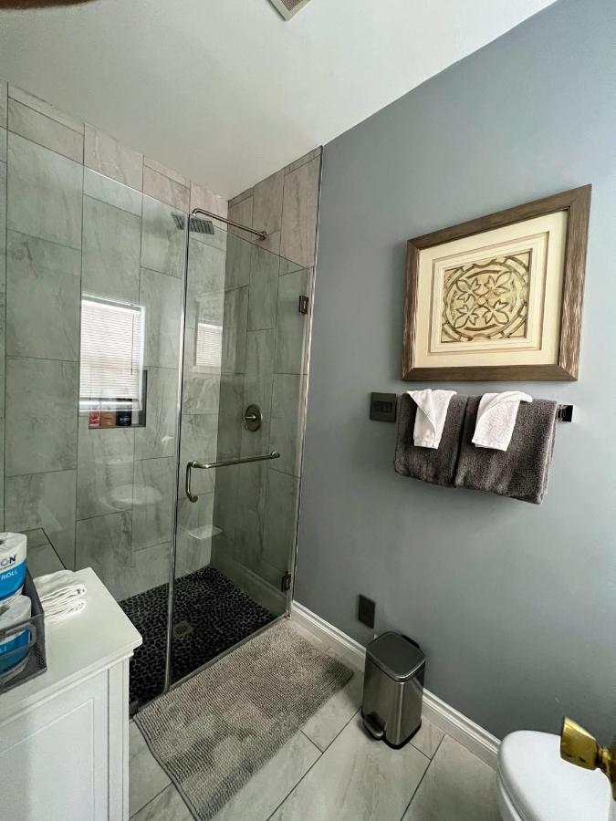 Memorable Renovated 1br Unit By The Pool Holiday home Los Angeles